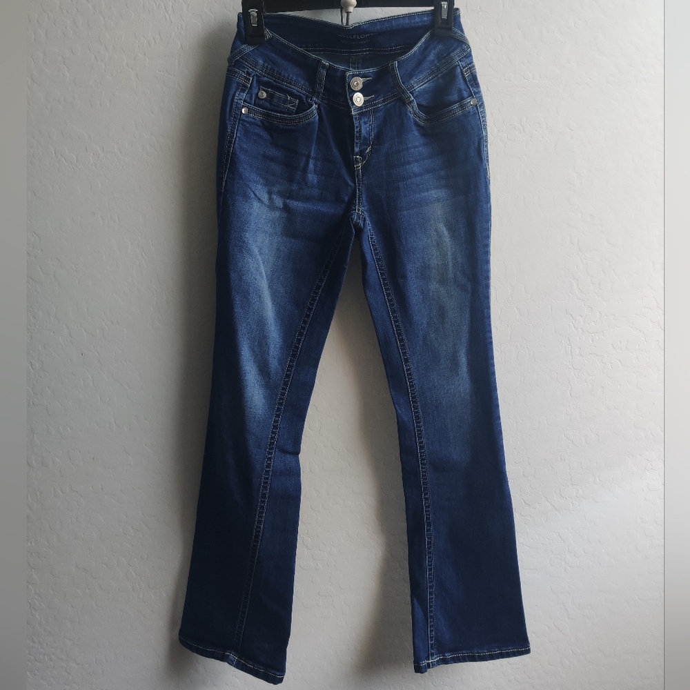 Wallflower luscious curvy fit flare cotton-blend dark-wash blue jeans embroidery